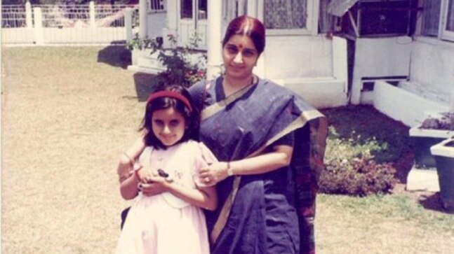 On Sushma Swaraj’s birth anniversary daughter Bansuri remembers her with a throwback picture