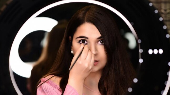 Makeup: Let your eyes do the talking - Vimarsana News