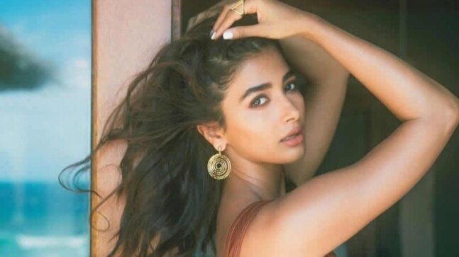 Pooja Hegde is back in Maldives. Can you guess who's accompanying her this time?