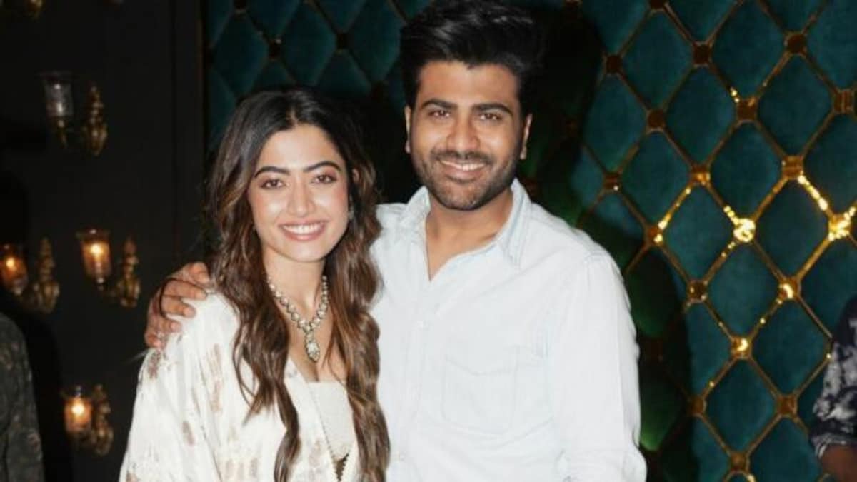Rashmika Mandanna asks Sharwanand to pose for paps at Aadavallu ...