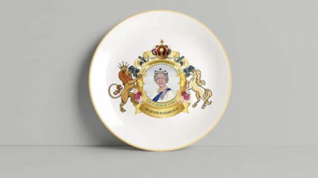 Souvenirs manufactured to celebrate Queen Elizabeth's Platinum Jubilee has a typo. Can you spot it?