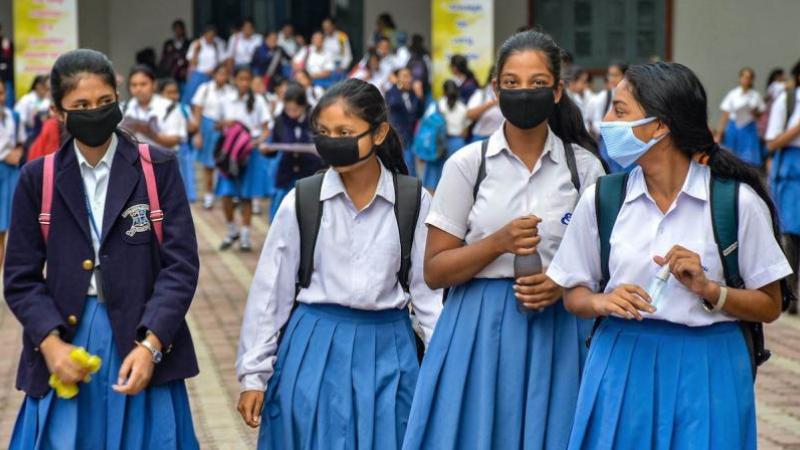 Delhi school switches to online classes for a day after Class 1 student  shows minor Covid-19 symptoms - Education Today News