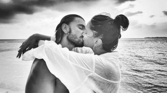 Ranveer Singh kisses Deepika Padukone's lips passionately, says she's at her 'consummate best' in Gehraiyaan