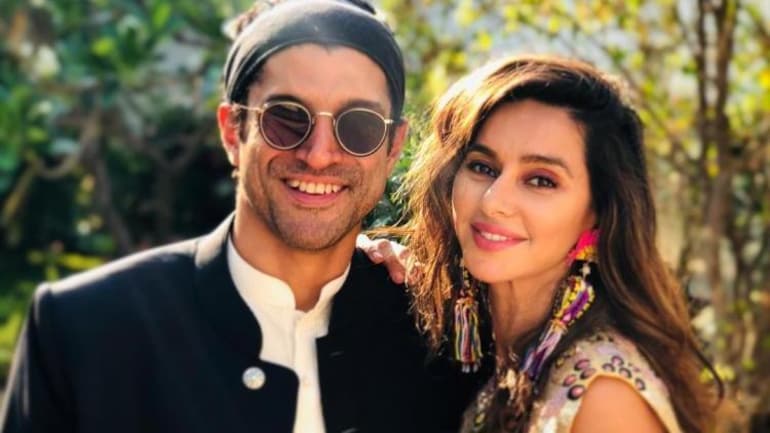 This is how Farhan Akhtar, Shibani Dandekar broke the news of their wedding to parents - Movies News