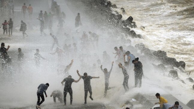 Climate change will lead to extreme winds, tall waves along Indian coasts, finds study - Vimarsana News