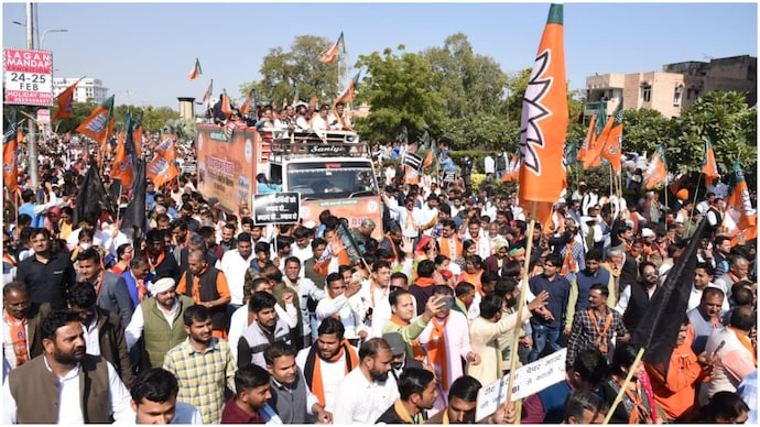 To mount pressure on the government, the BJP is holding a massive demonstration. (Photo: Twitter/@BJP4Rajasthan) BJP REET paper leak protest in Jaipur