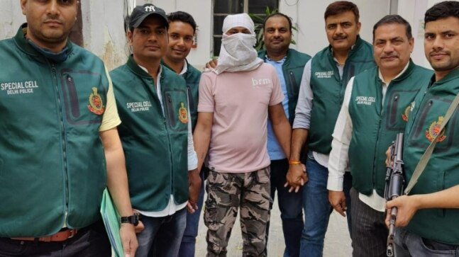 Delhi: Murder convict who jumped parole rapes woman on pretext of curing ailment, arrested - Vimarsana News