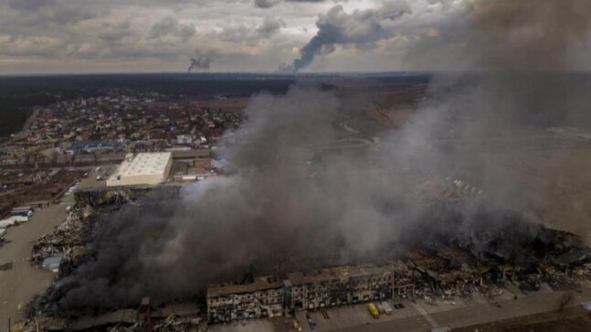 Russia-Ukraine war news updates: Fire at Luhansk oil depot after blast | Video - Vimarsana News