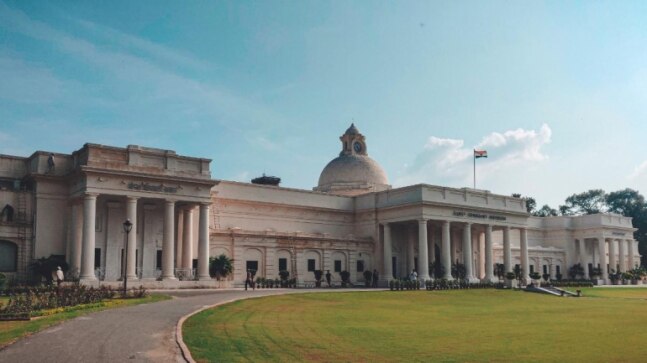 IIT Roorkee and ARIES ink MoU to enable students participate in joint PhDs