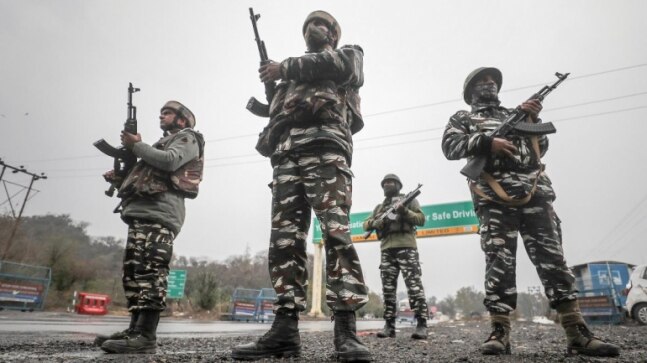 Terrorists hurl grenades at CRPF camps in South Kashmir, 2 personnel injured