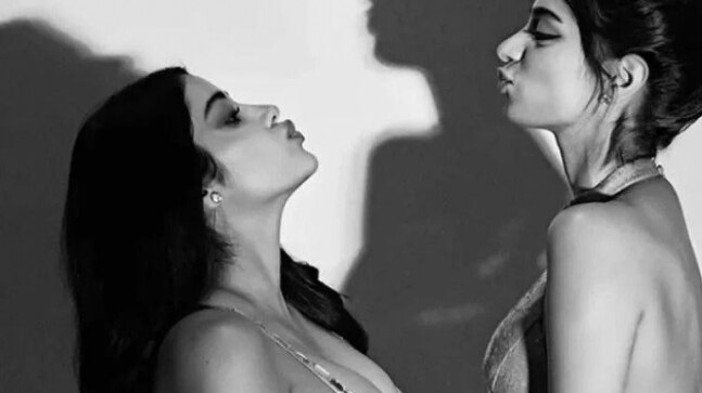 Janhvi Kapoor's new pic with Khushi is all about sister love. Actress says 'kissie kissie with my baby'