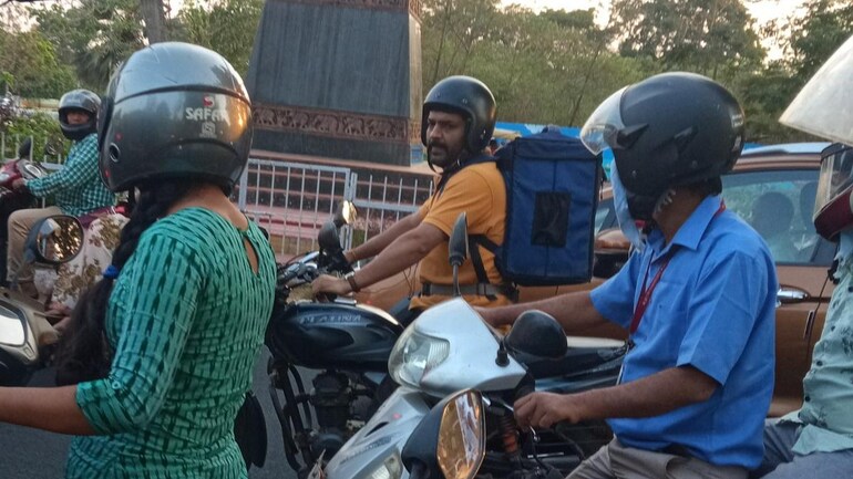 कपिल शर्मा इन दिनों ओडिशा में शूटिंग कर रहे हैं। कपिल शर्मा इन दिनों ओडिशा में शूटिंग कर रहे हैं।