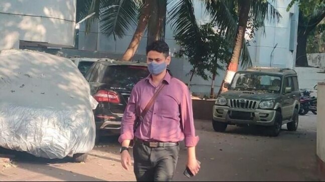 Antilia bomb scare: Dismissed cop Kazi destroyed evidence, aided in offence, says NIA court