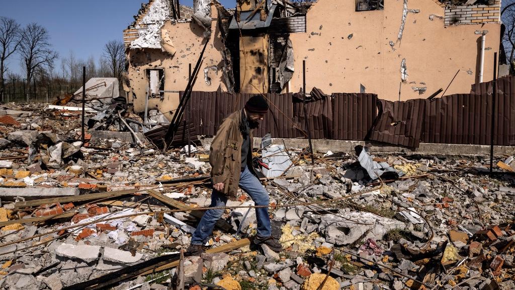 Ukraine says 7 killed, over two dozen injured in Russian attack on civilian evacuees in east : World News - Vimarsana News