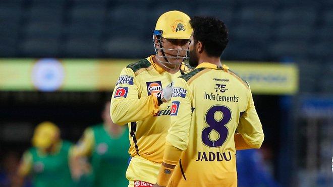 IPL 2022: Ravindra Jadeja hands over CSK captaincy back to MS Dhoni (Courtesy by BCCI/PTI Photo)