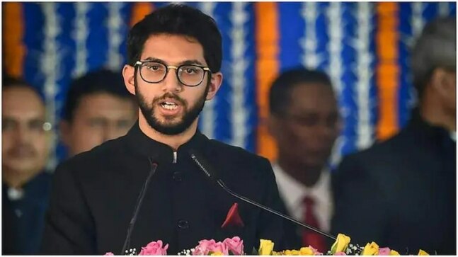 'Trying to revive dead party': Aaditya Thackeray on MNS workers playing Hanuman Chalisa outside Sena HQ