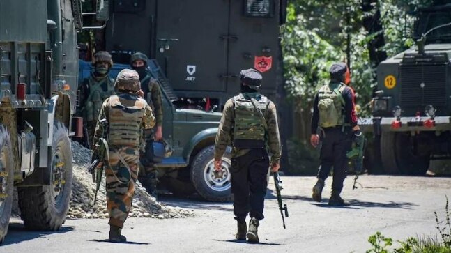 Railway police officer killed, another injured in militant attack in J&K's Pulwama - Vimarsana News