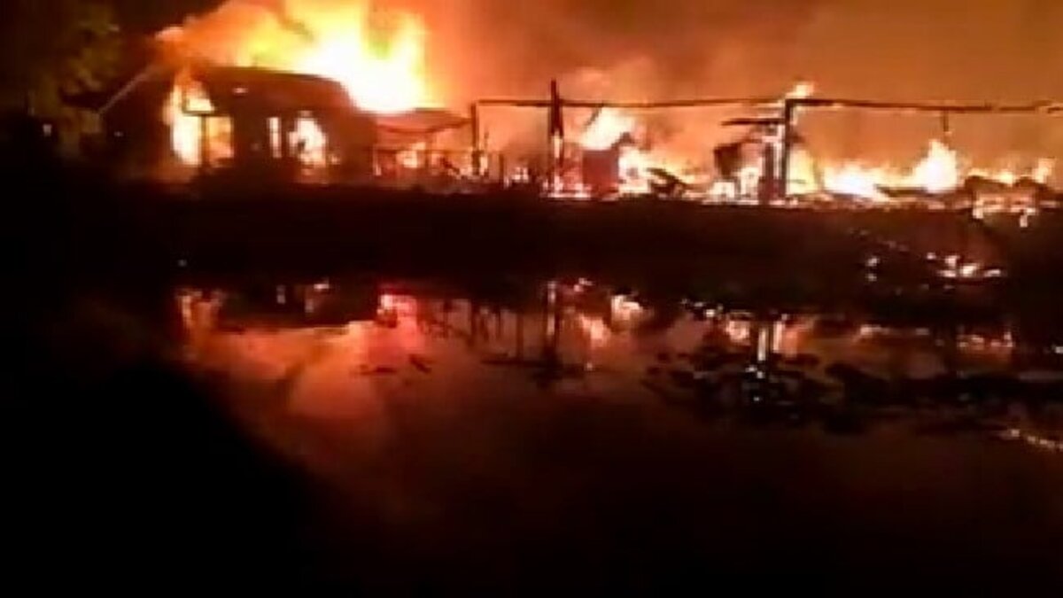 7 houseboats gutted after massive fire breaks out in Srinagar’s Nigeen Lake