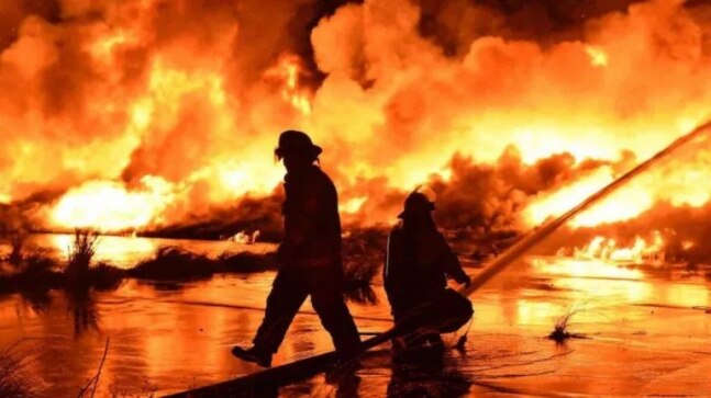 Fire breaks out in a plastic warehouse in Indore's Palda industrial area - Vimarsana News