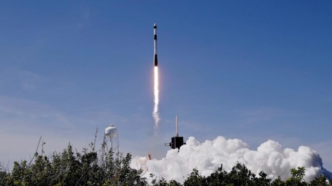 First all-private astronaut team reaches International Space Station on SpaceX rocket - Vimarsana News