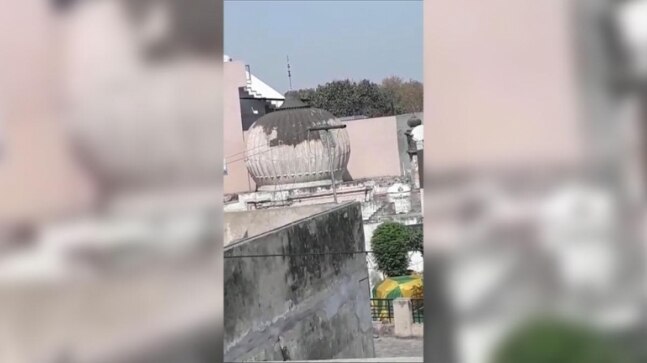 Worship war reaches Punjab: Hindus, Sikhs claim sarai converted into mosque, Muslims deny