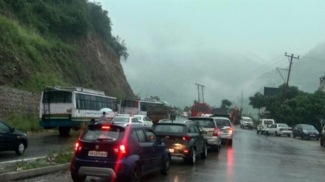 Chandigarh-Manali highway blocked between Mandi and Kullu due to landslide