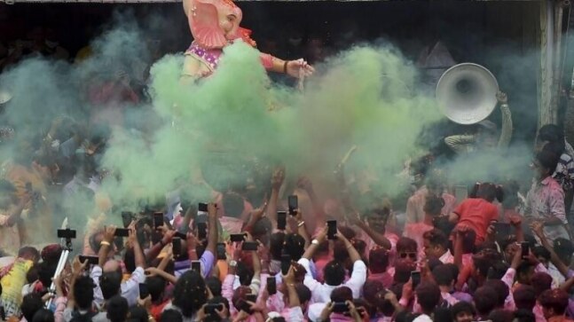 Mumbai court acquits 2 accused of using loudspeakers during Ganpati procession - Vimarsana News