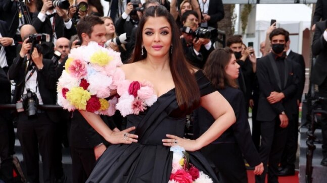 Aishwarya Rai's Cannes red carpet look didn't impress everybody. Twitter reactions will tell you why