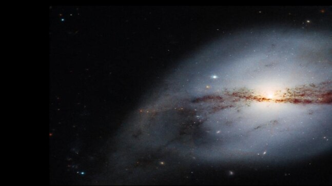 Hubble snaps twisted spiral in space, captures a highly disturbed galaxy - Vimarsana News