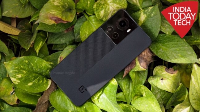 Best affordable flagship smartphones of 2022: Vivo X80, OnePlus 10R and more - India Today