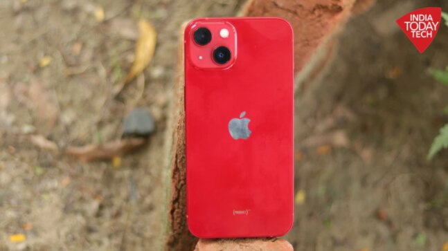 iPhone 13 can be bought at an effective price of Rs 49,900 with bank offers on Croma