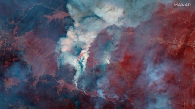Largest active wildfire in US forces evacuation in New Mexico City - Vimarsana News