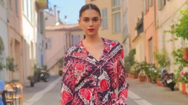 Aditi Rao Hydari makes yet another stunning appearance at Cannes 2022. See photos
