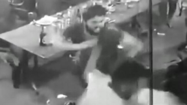 Rival gang members attack man with with beer bottles, machete inside Mysuru bar | Watch - Vimarsana News