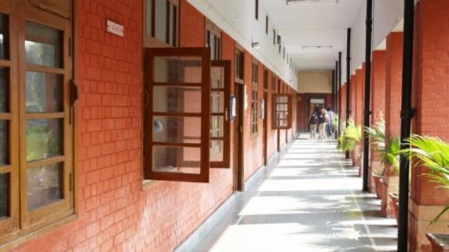 DU faces shortfall in enrolment of students under reserved category