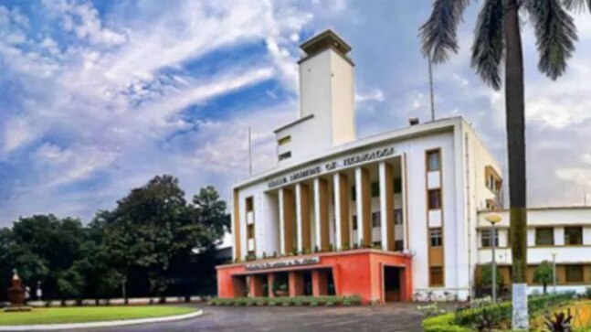 IIT Kharagpur researchers develop method to predict the properties of crystalline materials - Vimarsana News