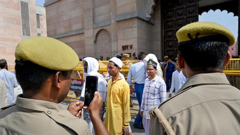 Gyanvapi masjid row: Mosque committee cooperates, survey of 2 basements complete - India News