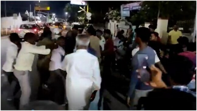 Two groups clash outside Kanyakumari police station over management of a mosque