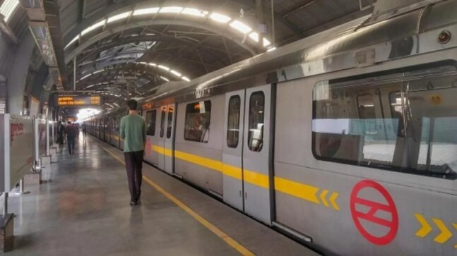 Woman alleges passenger flashed her at Jor Bagh station, Delhi Metro responds - Vimarsana News