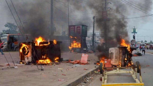 Prophet row escalates in Howrah on Day 2 as protesters hurl stones at cops; tear gas fired