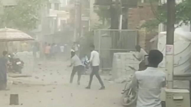 Stone pelting between two communities in UP's Agra after bike hits man - Vimarsana News