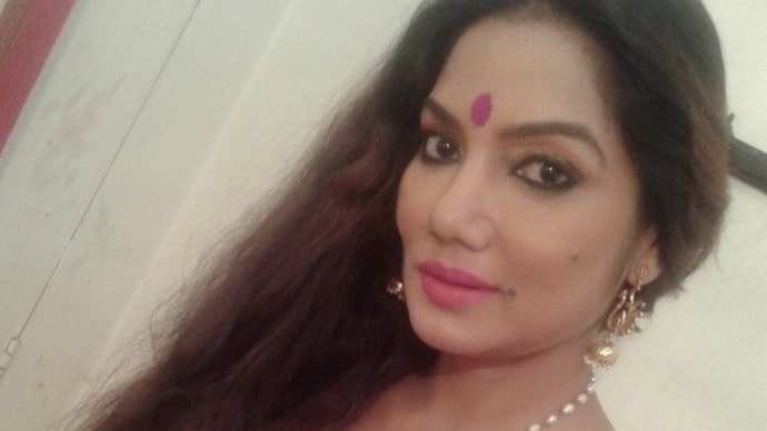 Dolon Roy: "আমি ভালো নেই"! বছরের শুরুতেই ভেঙে পড়েছেন দোলন! কঠিন অসুখ নিয়ে কাছের মানুষ লড়ছেন মৃত্যুর সঙ্গে 2 Dolon Roy hospitalised.