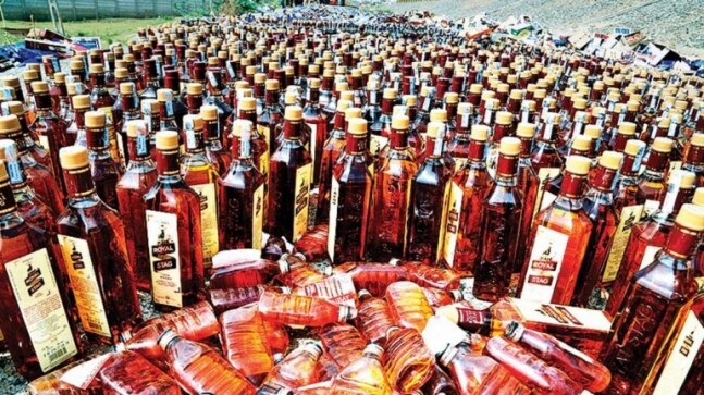 Delhi Police acts tough against illegal liqour mafia, raids several areas - Vimarsana News