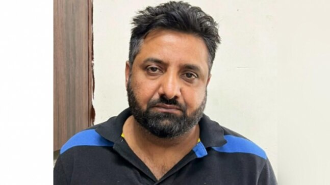 MBA graduate held for duping people of Rs 100 crore in name of Ponzi schemes - Vimarsana News