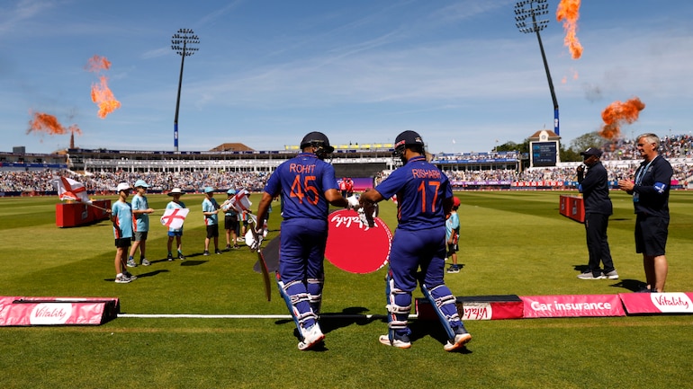 Watch: Rishabh Pant, Rohit Sharma's hilarious conversation on field goes viral (Reuters Photo)