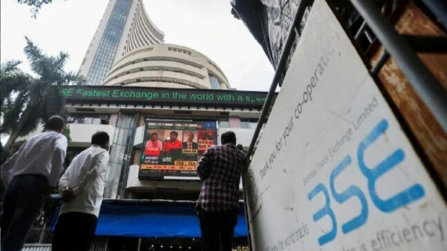 Indian shares edge higher on pharma, consumer gains
