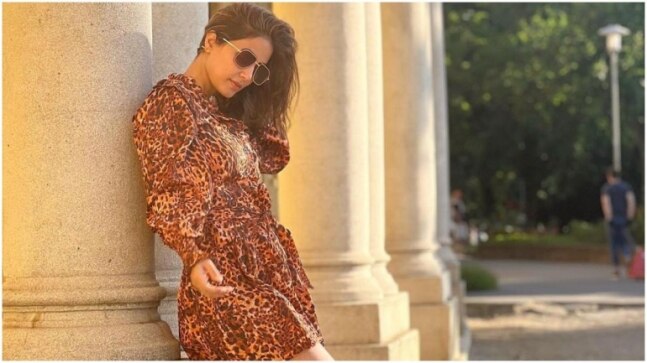 Hina Khan's leopard-print mini dress is perfect for a day-out. Here's how much it costs - Vimarsana News