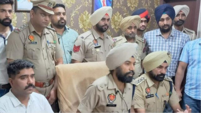 Punjab Police seizes 16 kg heroin from Gurdaspur, flags consignment route from Jammu