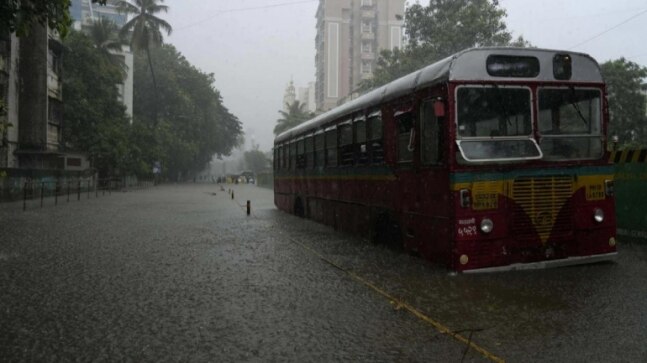 Amid heavy rain forecast, orange alert in Mumbai till July 9, NDRF teams on alert - Vimarsana News