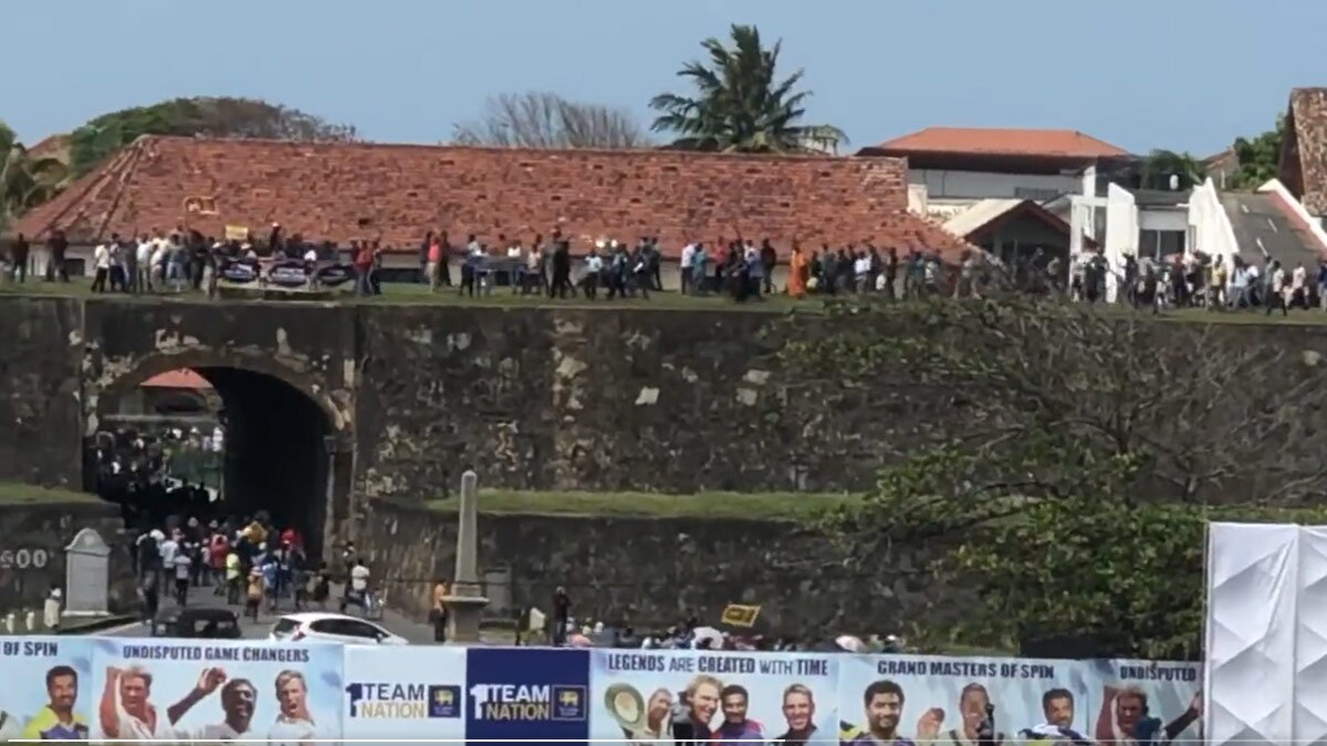 Image of Protesters storm Galle Fort stadium